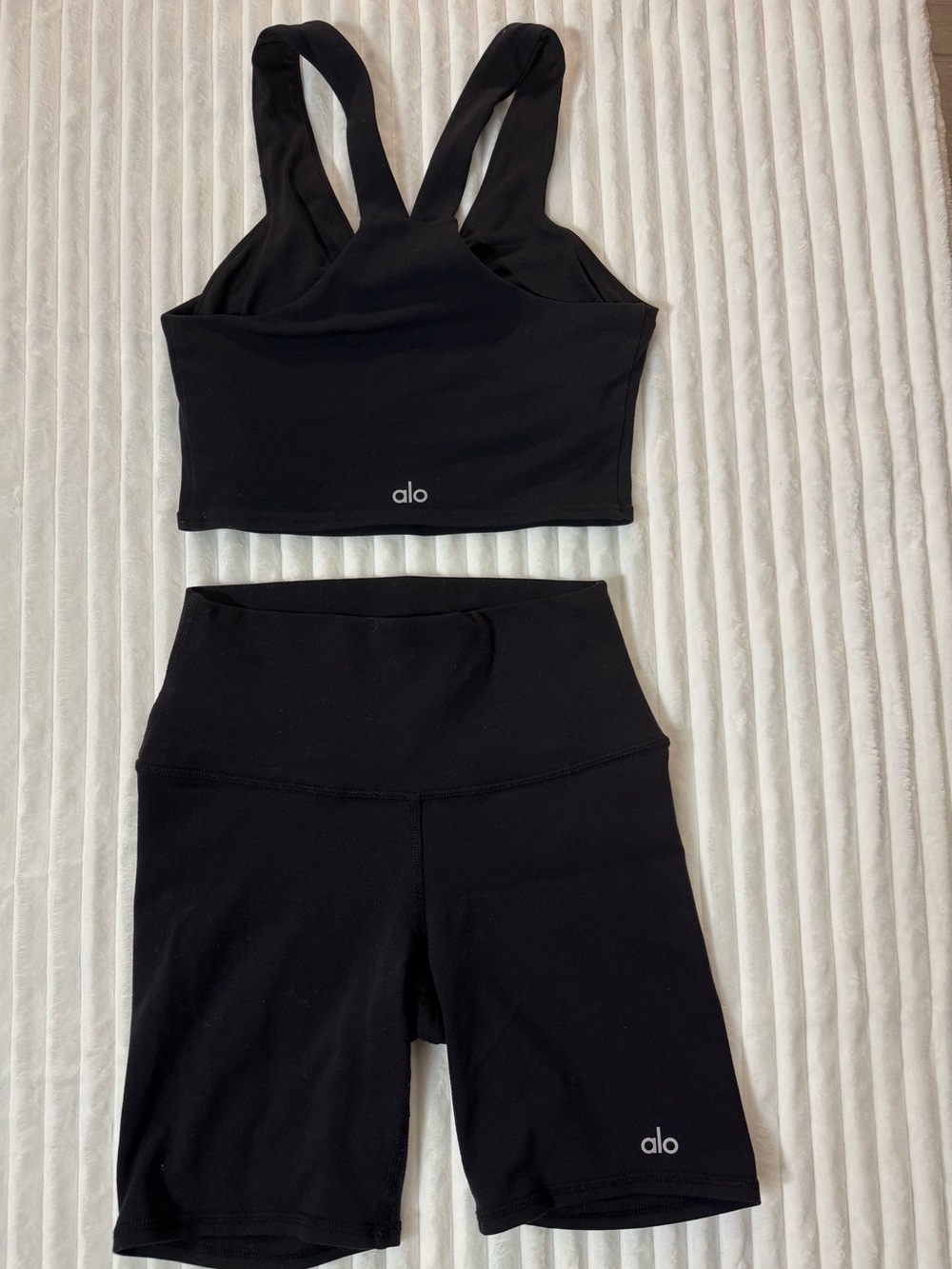 ALO Yoga Black Set